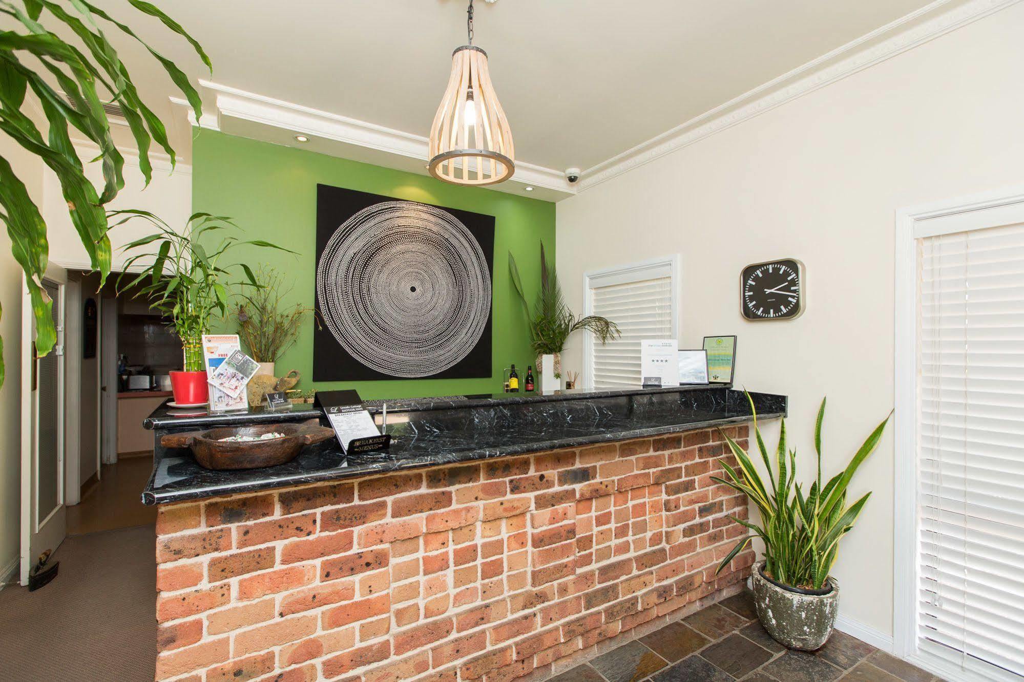 Lincoln Cottage Motor Inn Wagga Wagga Exterior photo