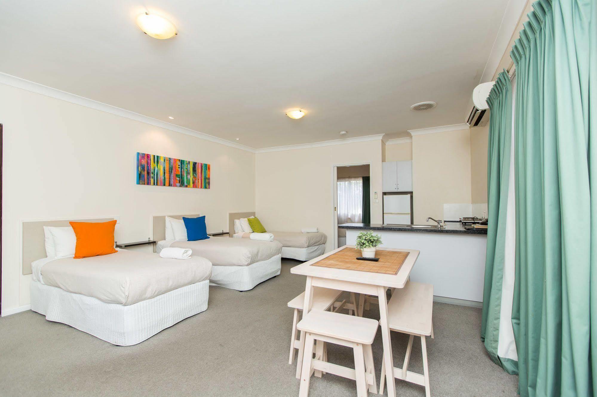Lincoln Cottage Motor Inn Wagga Wagga Exterior photo